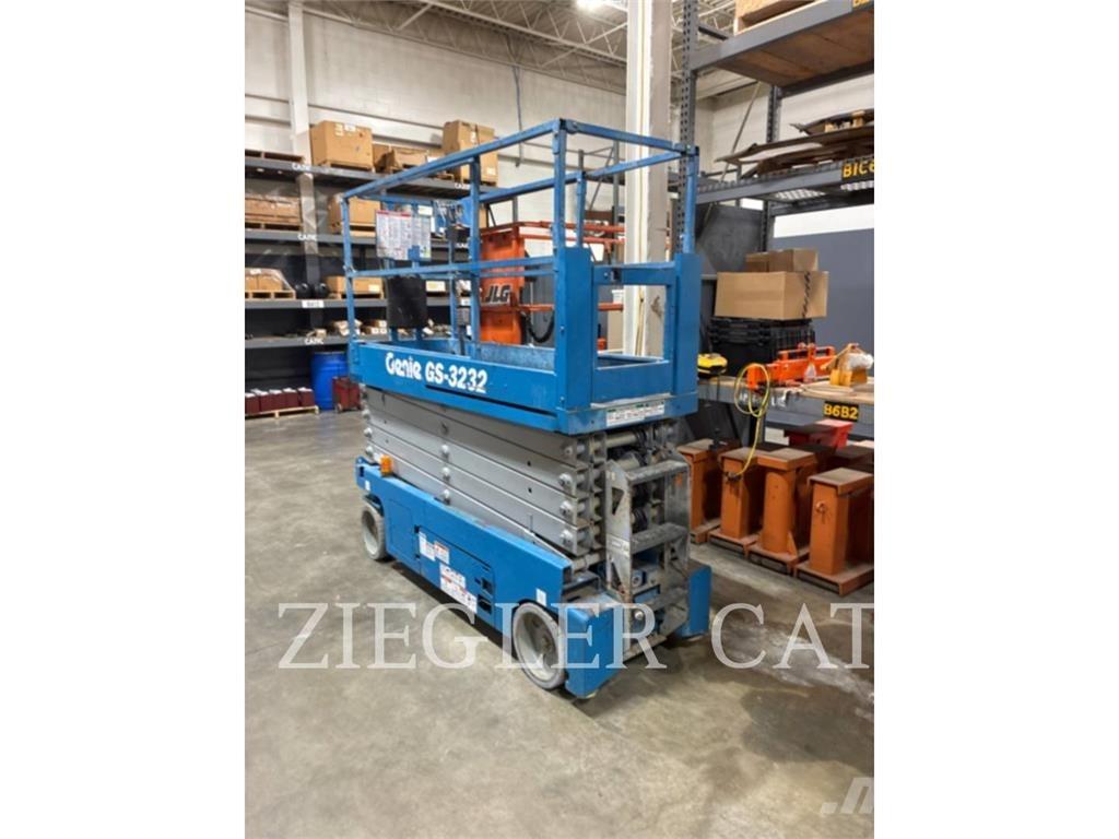 Genie GS3232 剪式升降機
