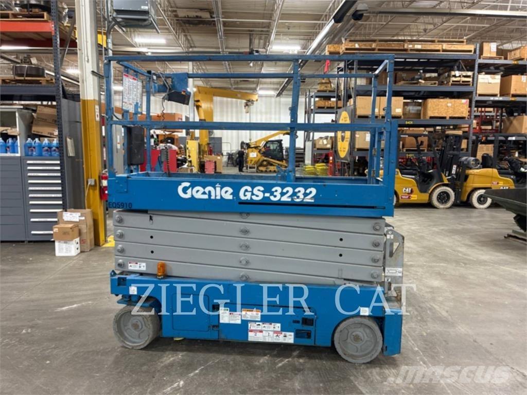 Genie GS3232 剪式升降機