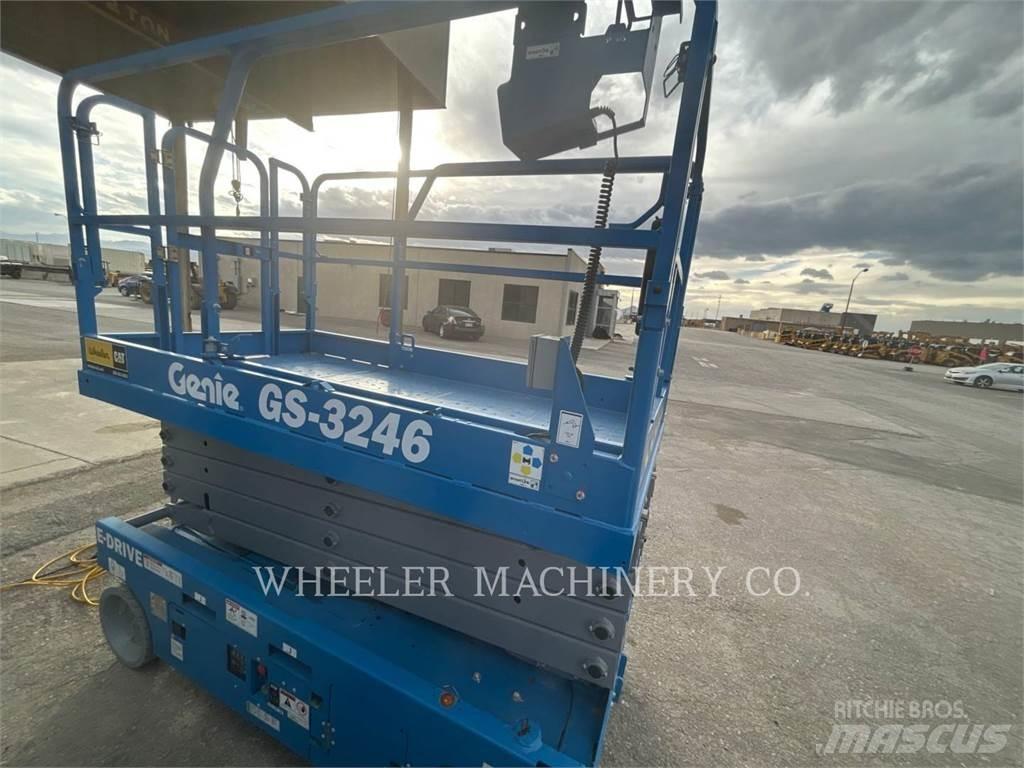 Genie GS3246 剪式升降機