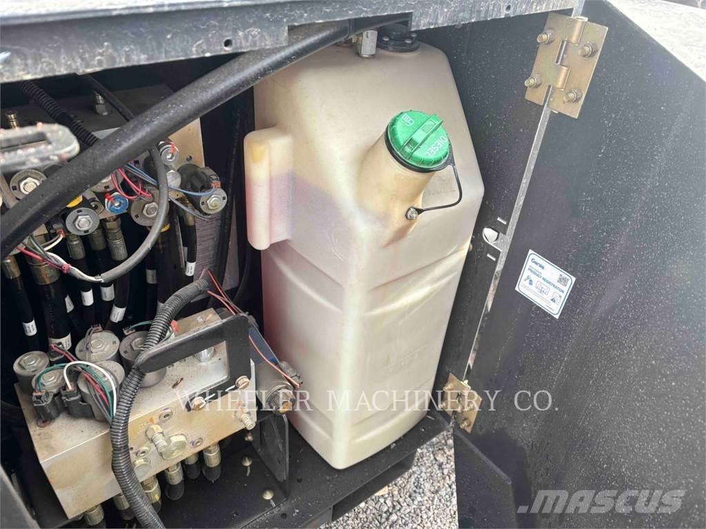 Genie GS3369 RT 剪式升降機