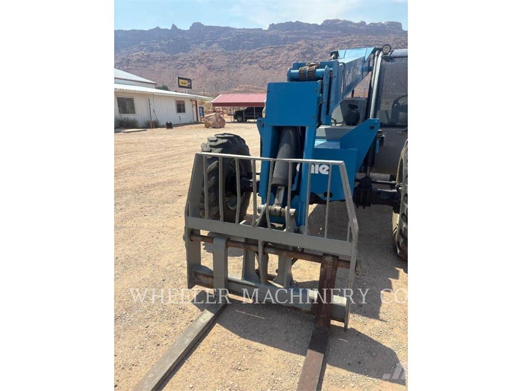 Genie GTH-844 伸縮臂操作車