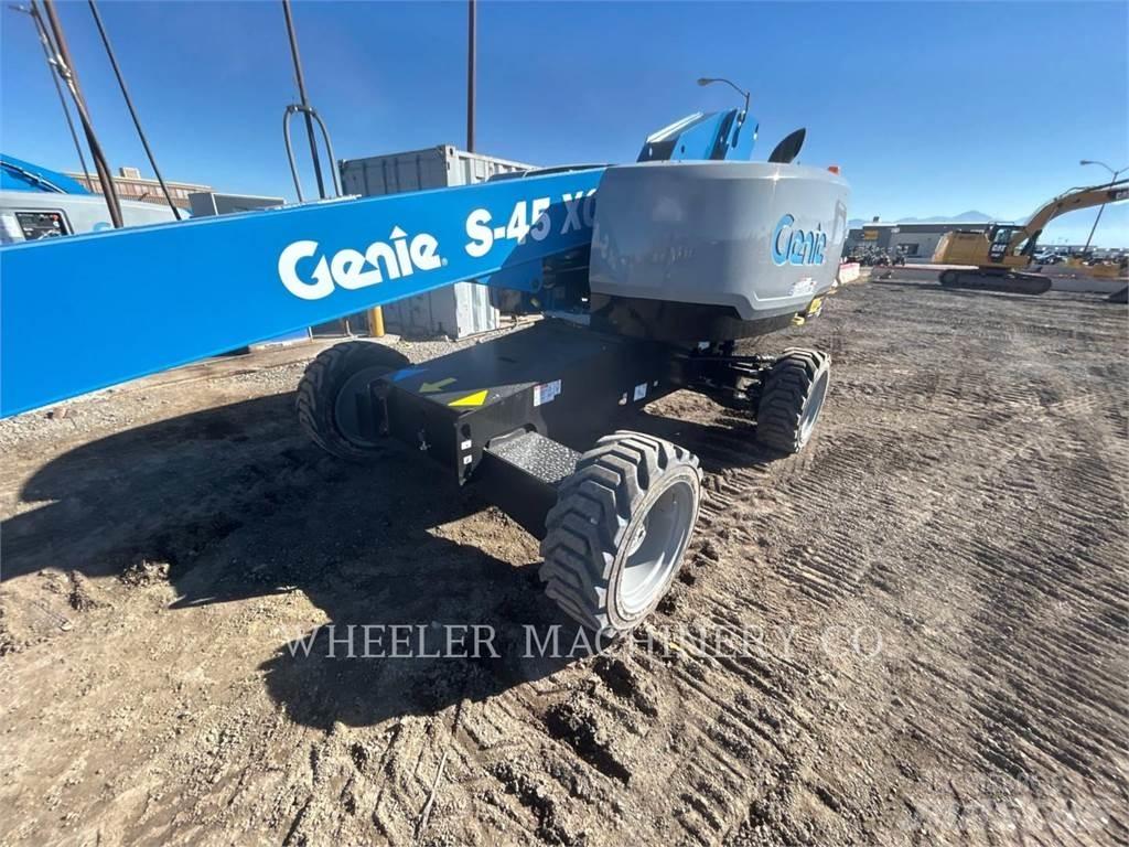 Genie S45XC 曲臂高空作業車