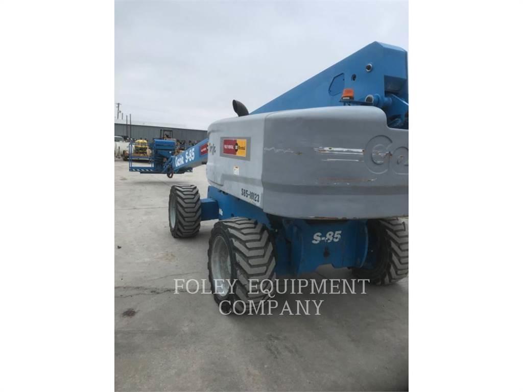 Genie S85D4W 曲臂高空作業車