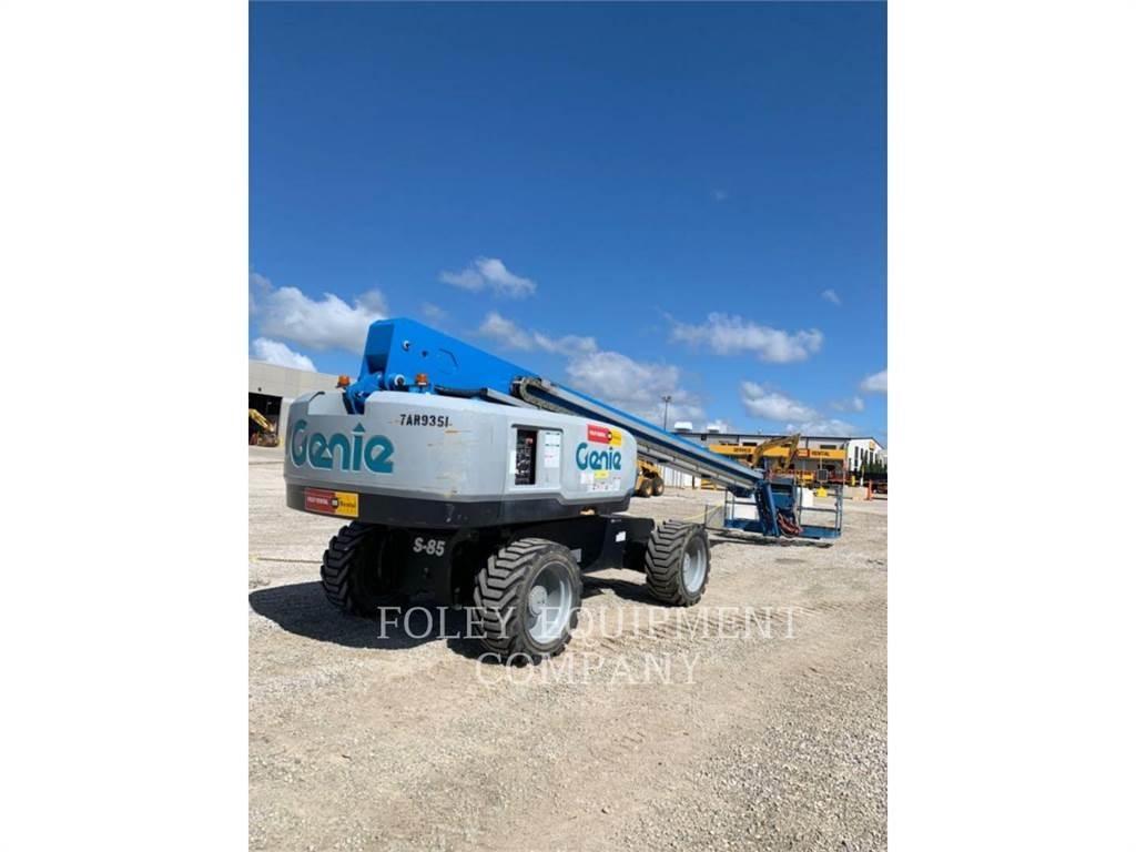 Genie S85D4W 曲臂高空作業車