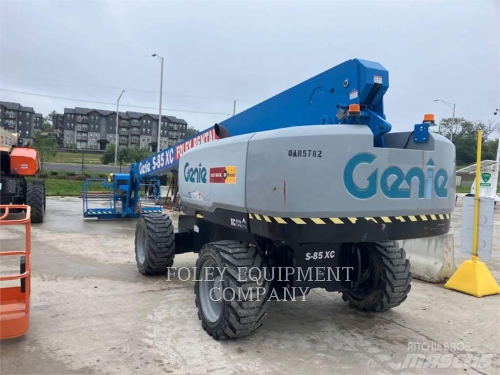 Genie S85XCD4W 曲臂高空作業車