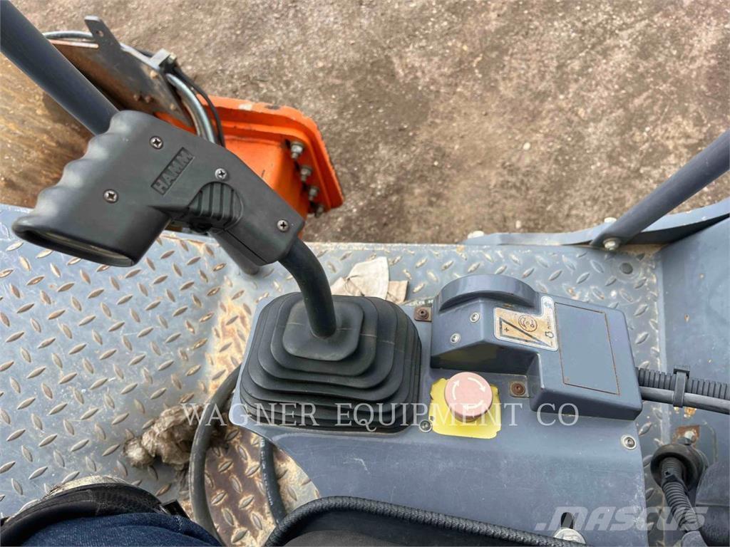 Hamm 3410 單輪滾壓機