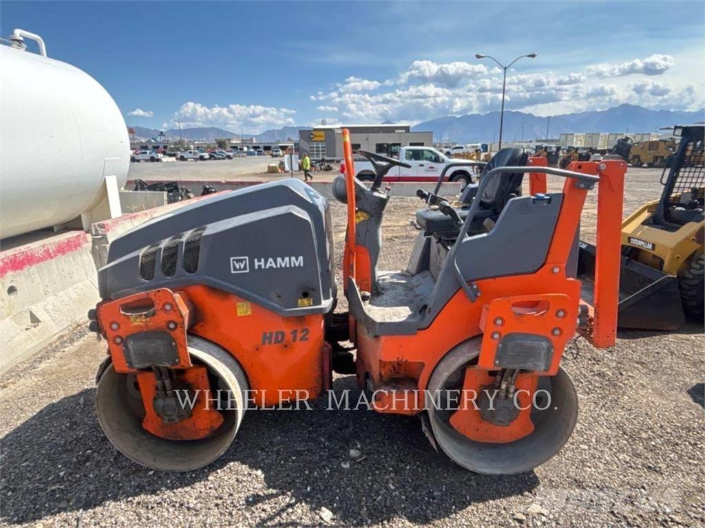 Hamm HD12 雙輪滾壓機
