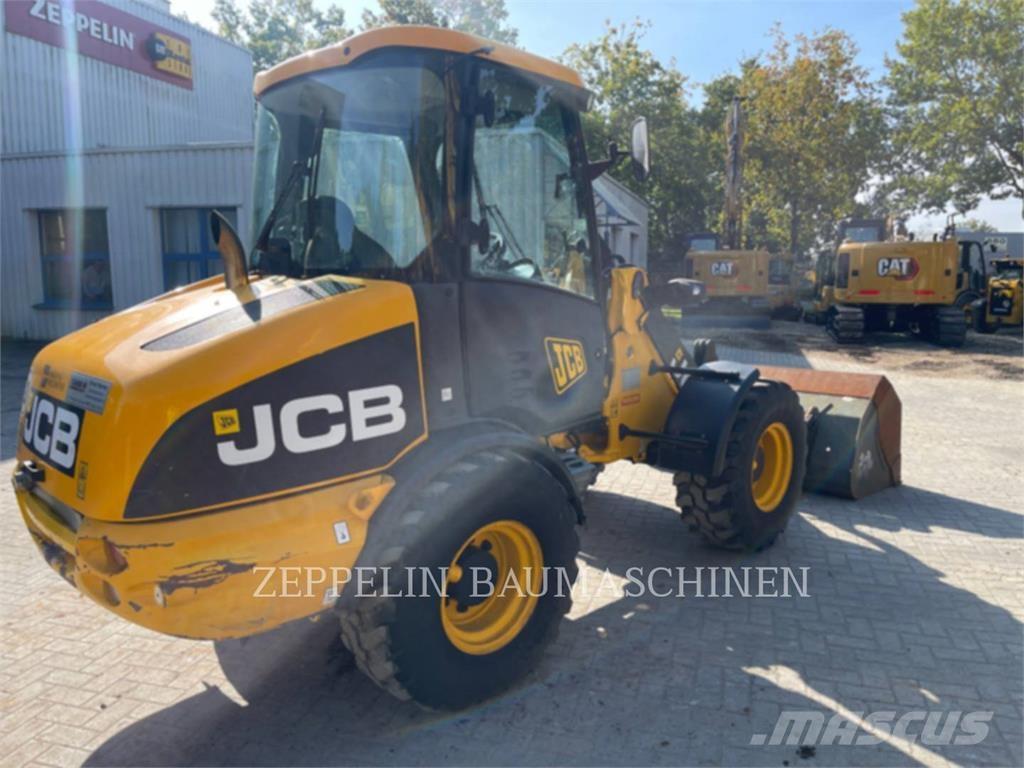 JCB 406 輪胎式裝載機