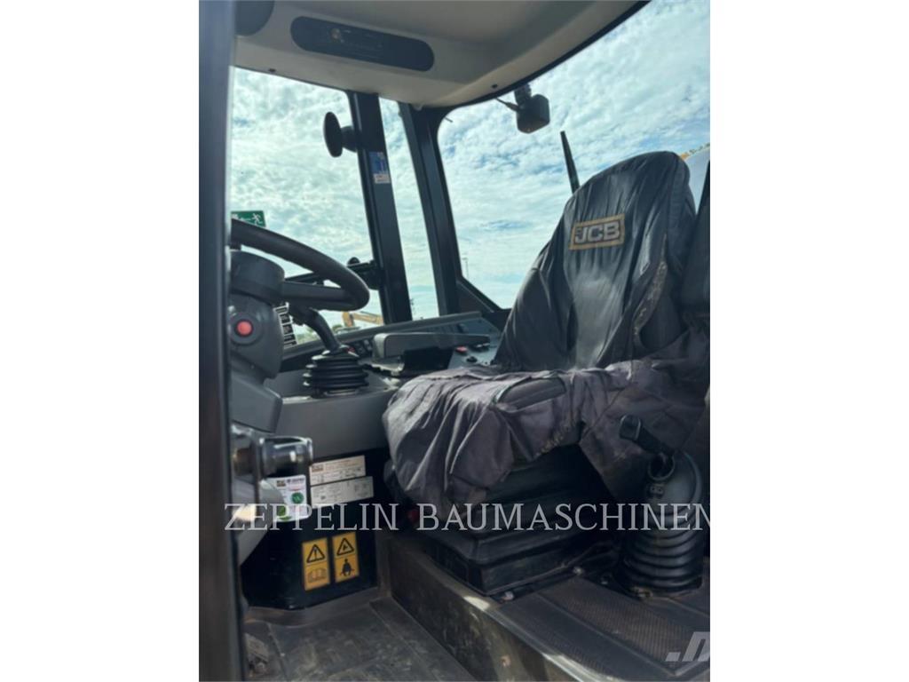 JCB 409 輪胎式裝載機