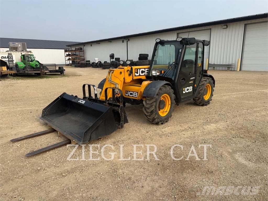 JCB 525-60 伸縮臂操作車
