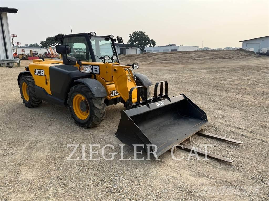 JCB 525-60 伸縮臂操作車
