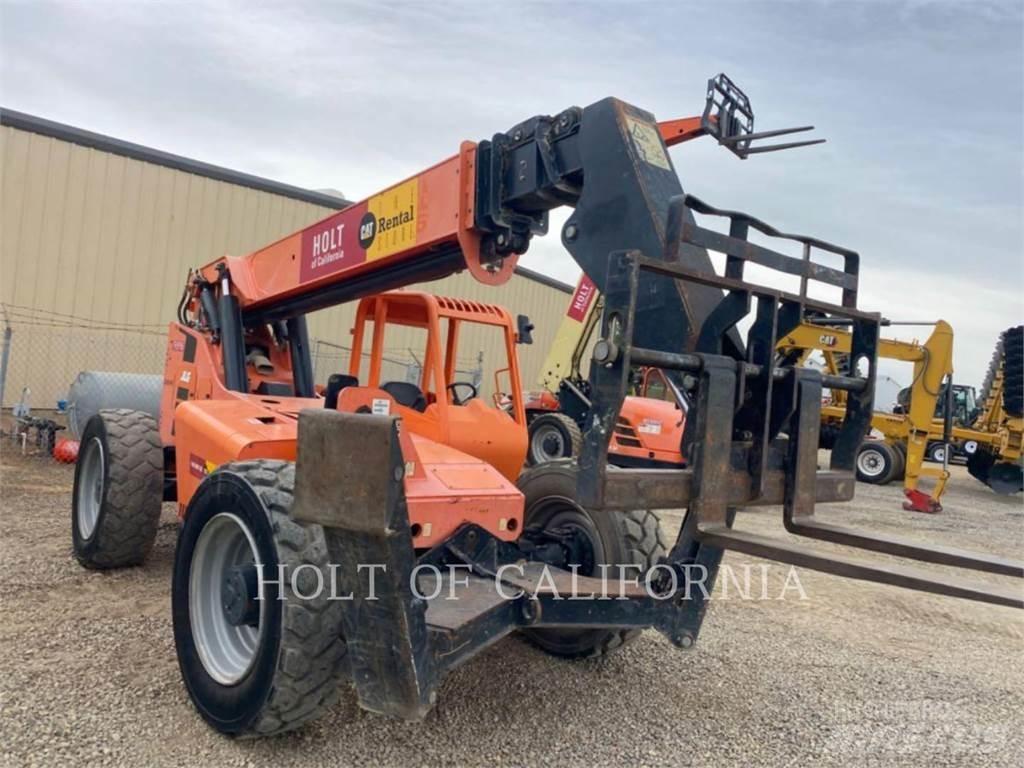 JLG 10054 伸縮臂操作車