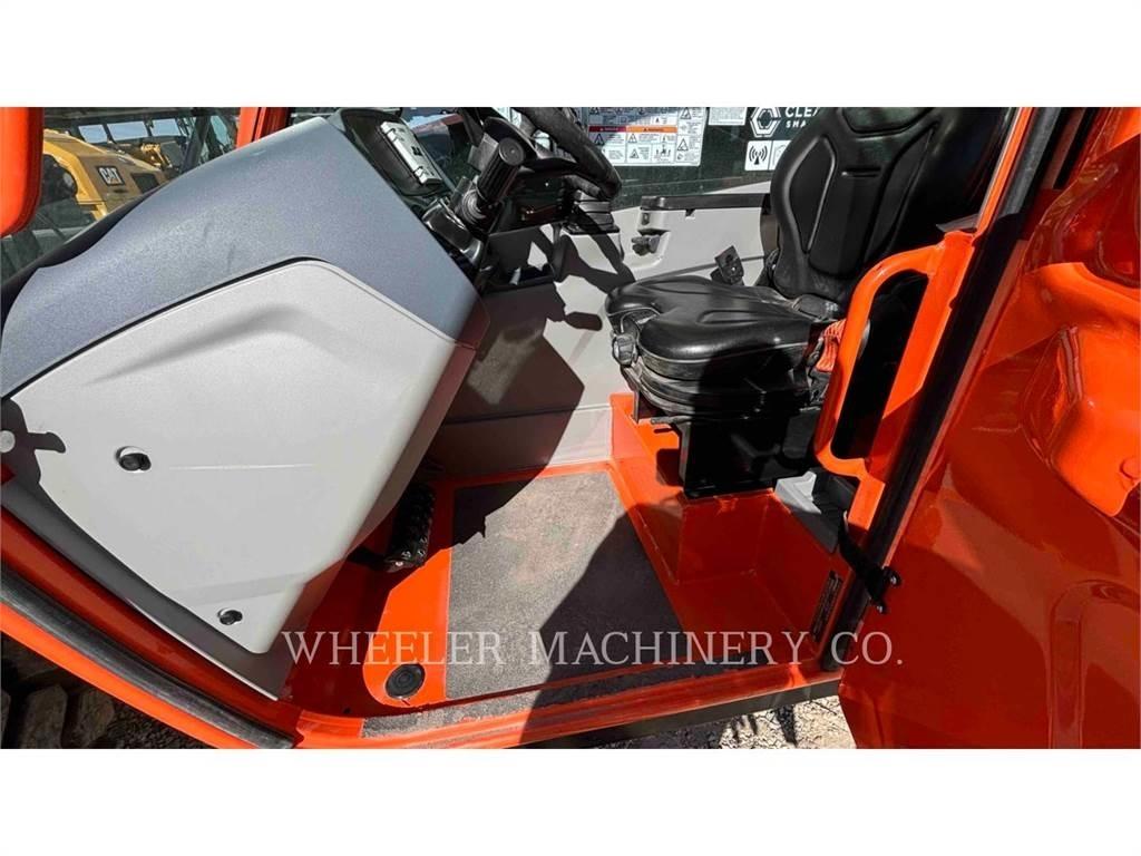 JLG 1055 伸縮臂操作車