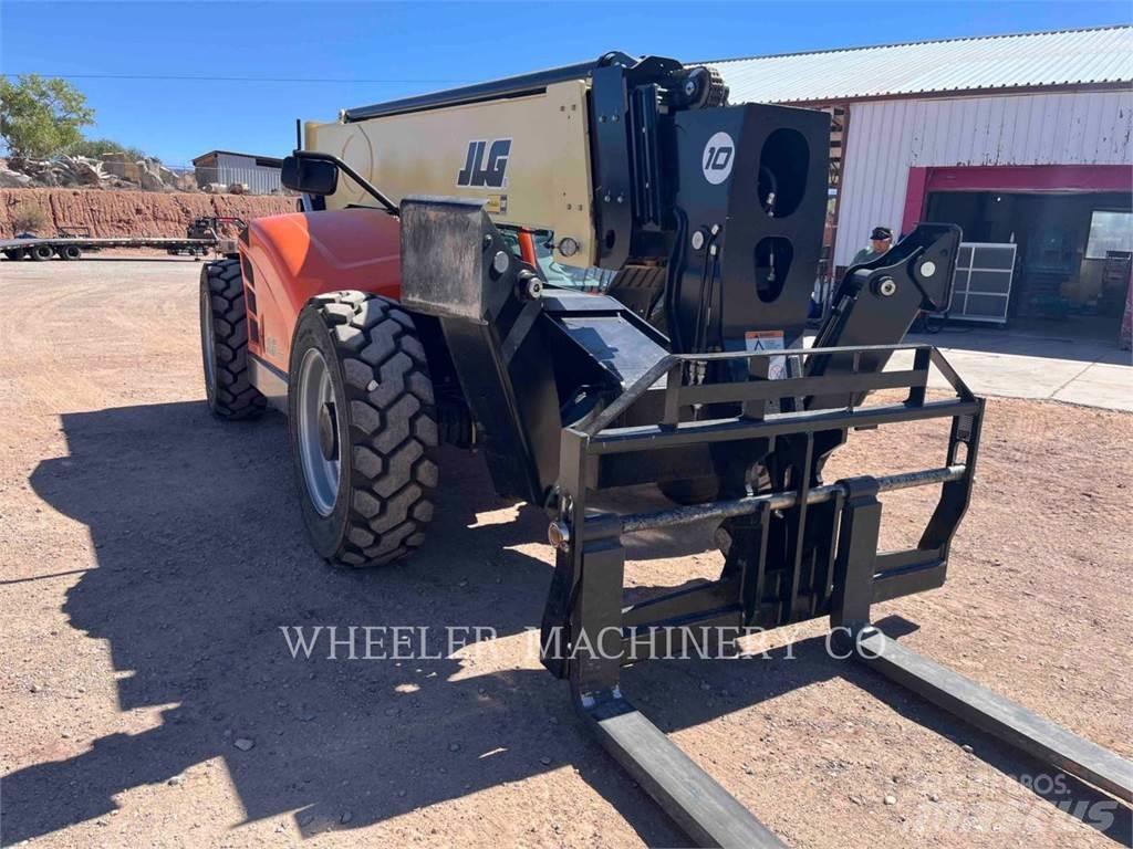 JLG 1055 伸縮臂操作車