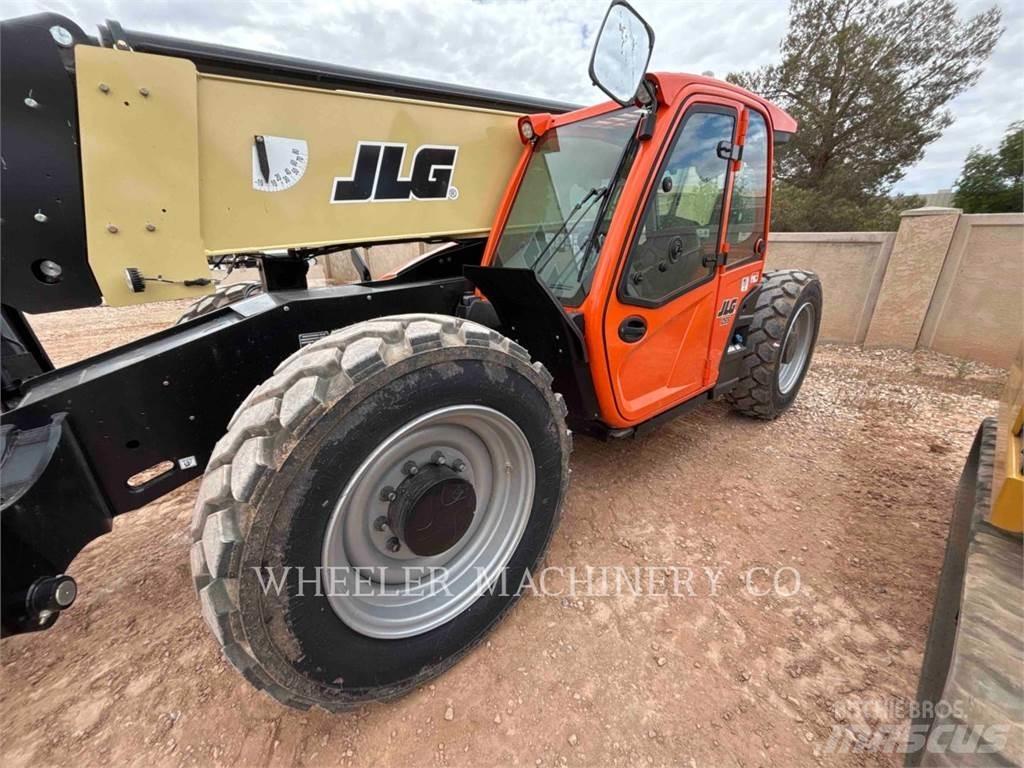 JLG 1055 伸縮臂操作車