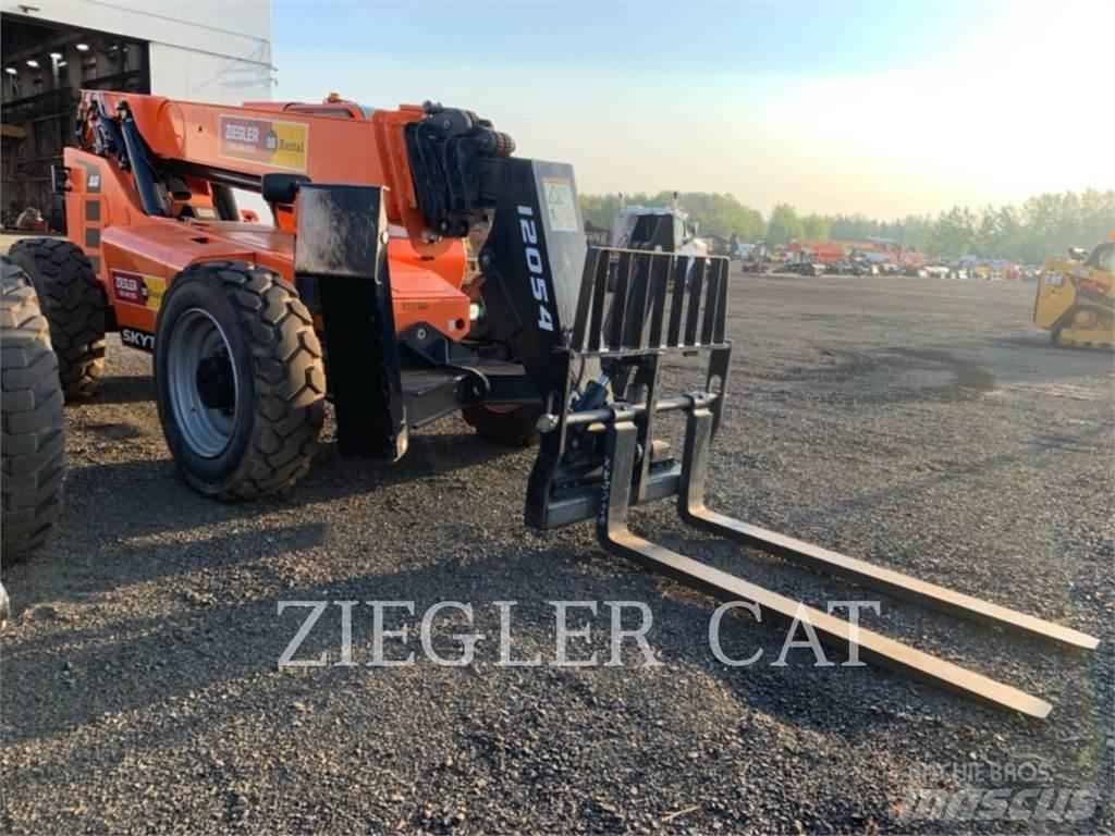 JLG 12054 伸縮臂操作車