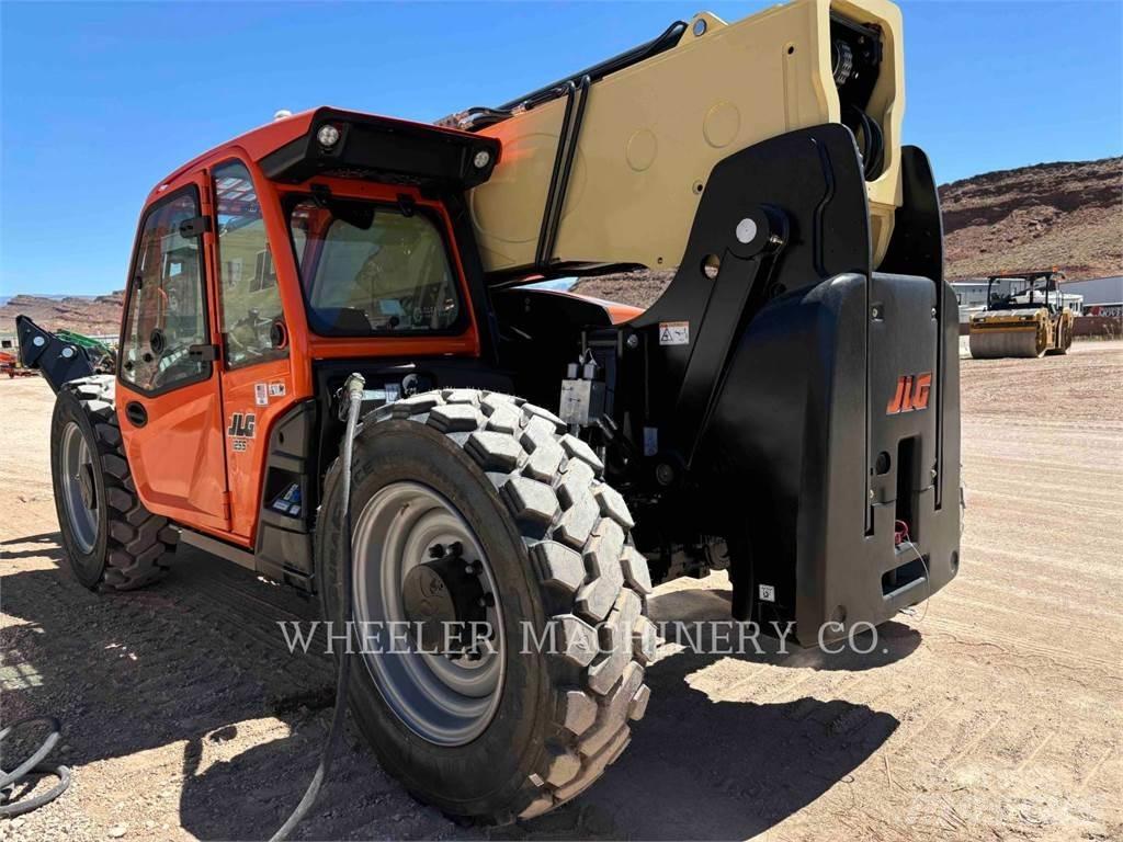 JLG 1255 伸縮臂操作車