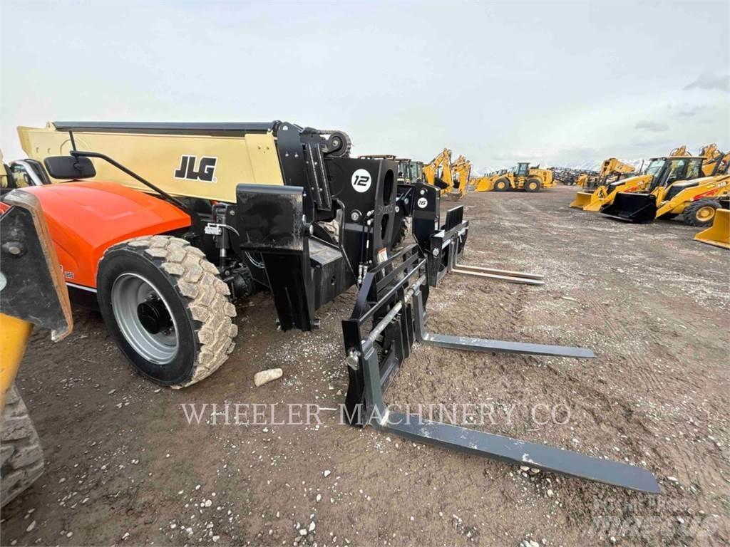 JLG 1255 伸縮臂操作車