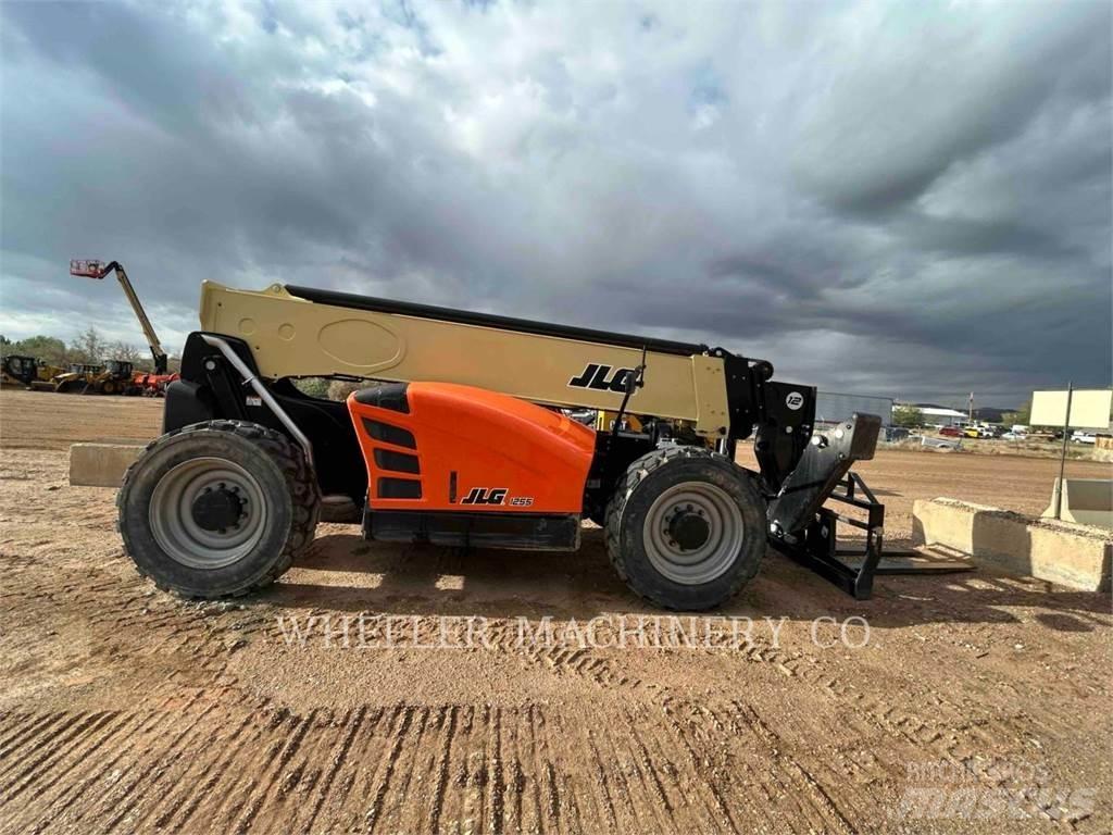 JLG 1255 伸縮臂操作車