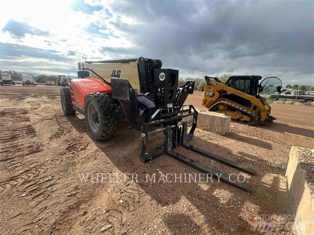JLG 1255 伸縮臂操作車