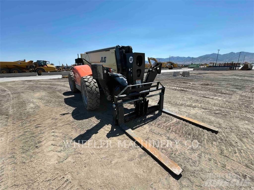 JLG 1255 伸縮臂操作車