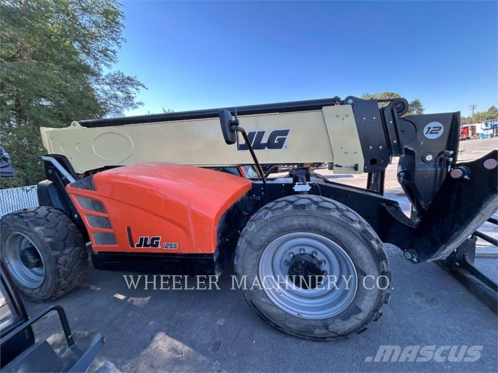 JLG 1255 伸縮臂操作車