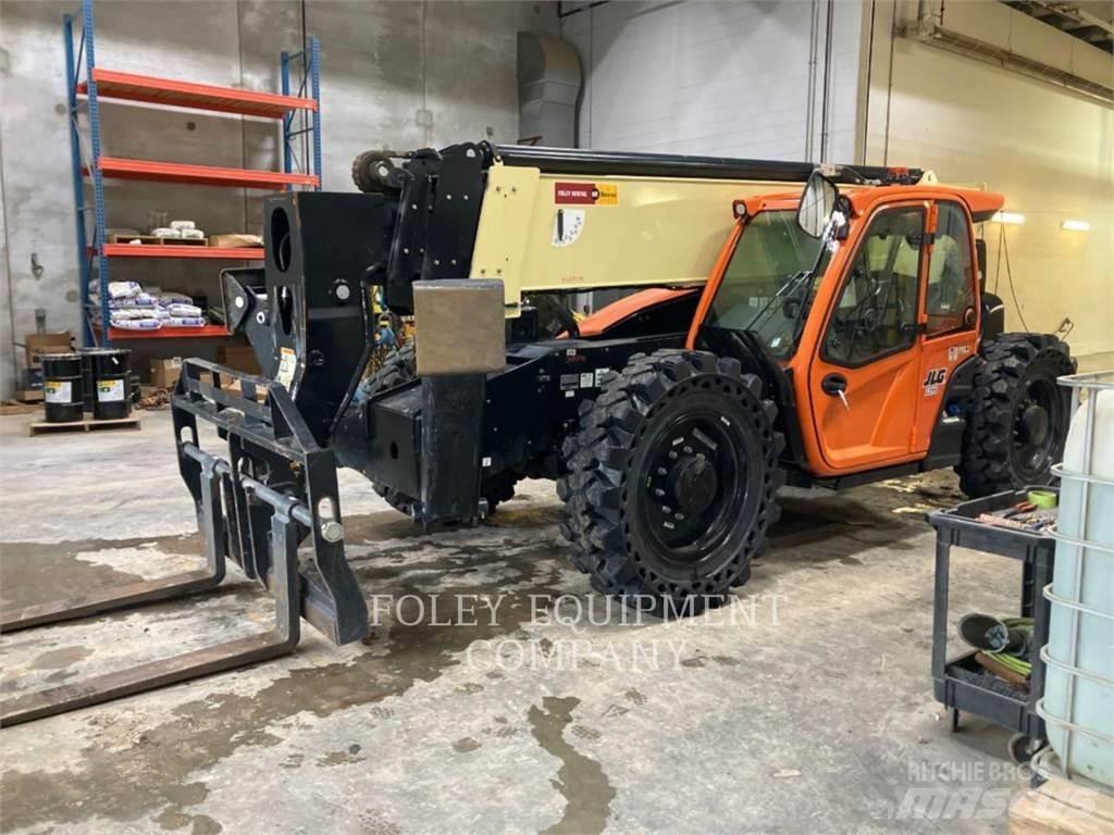 JLG 1255C 伸縮臂操作車