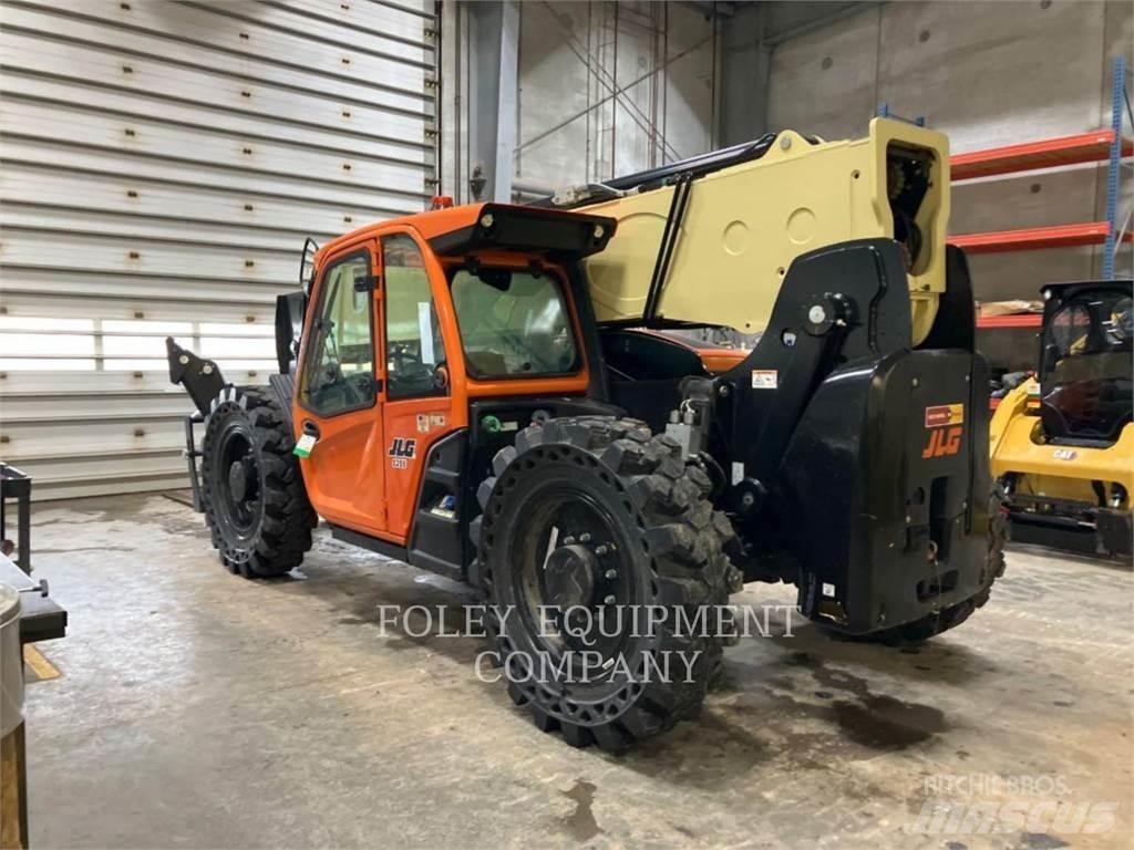 JLG 1255C 伸縮臂操作車