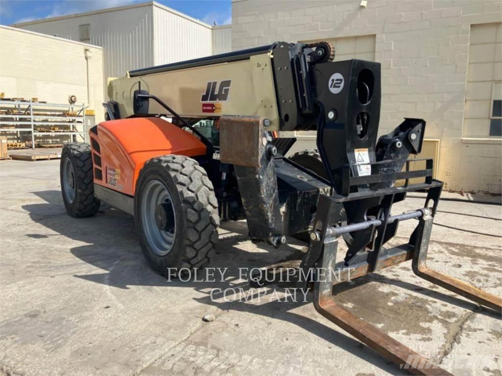 JLG 1255C 伸縮臂操作車