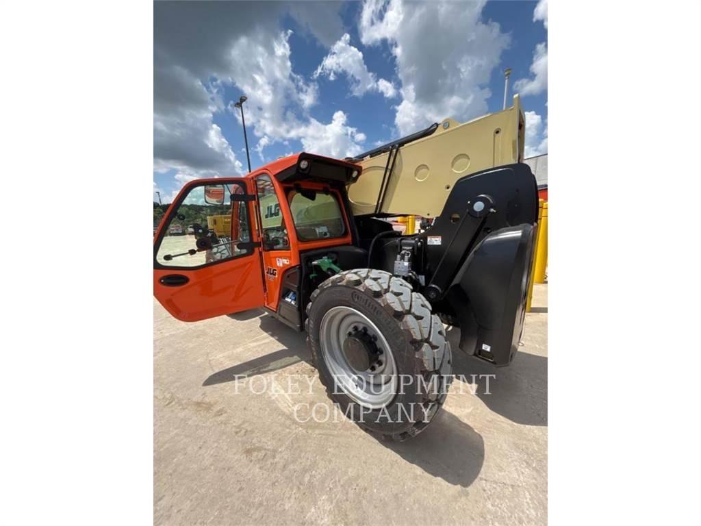 JLG 1255C 伸縮臂操作車