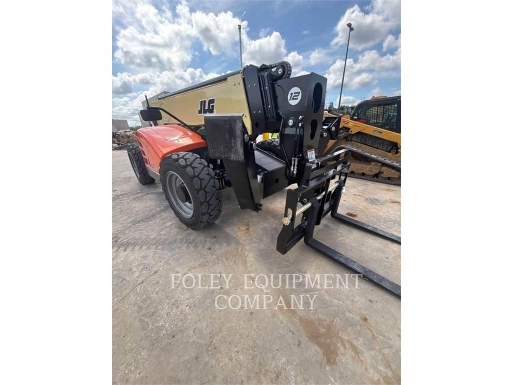 JLG 1255C 伸縮臂操作車