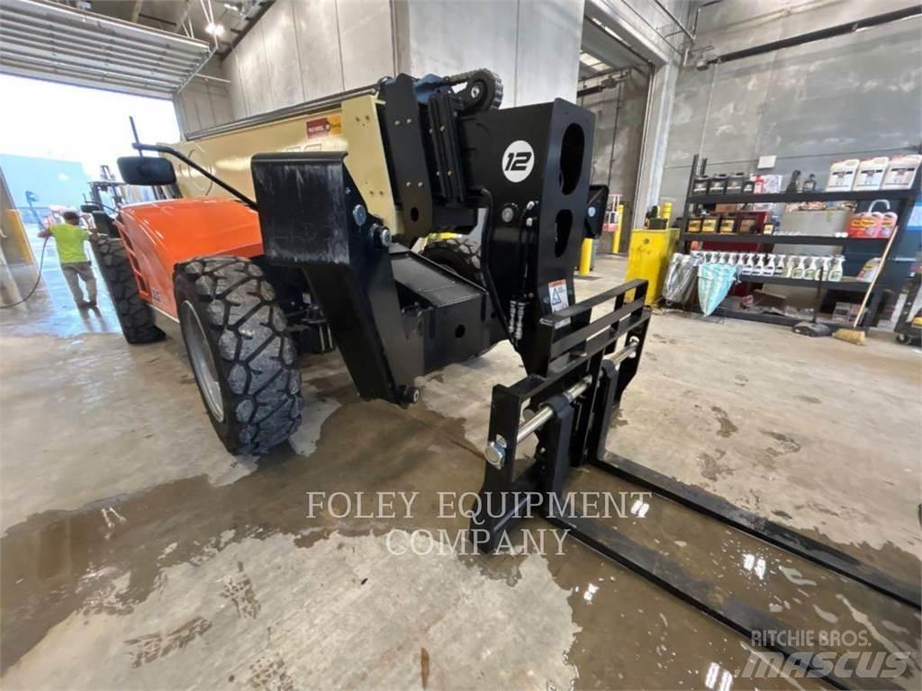 JLG 1255C 伸縮臂操作車