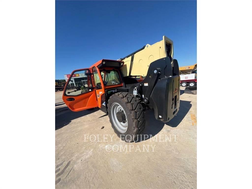 JLG 1255C 伸縮臂操作車