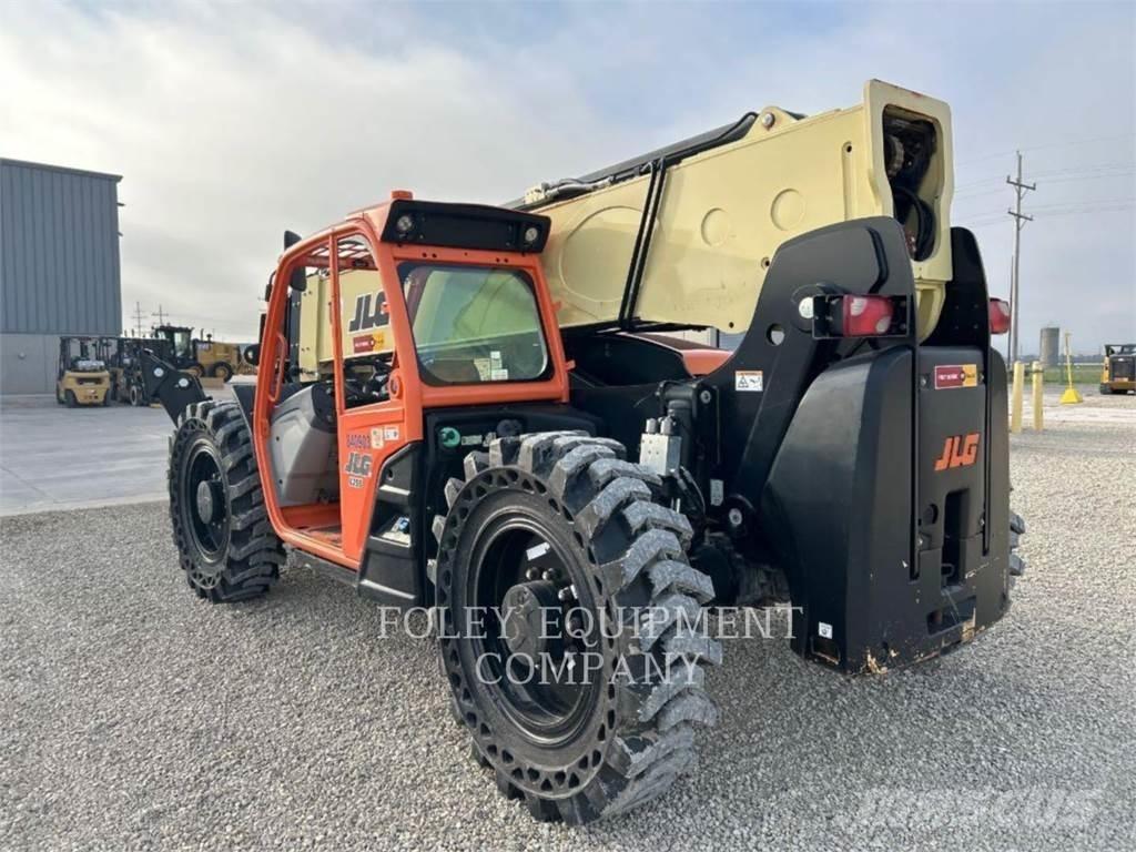 JLG 1255O 伸縮臂操作車