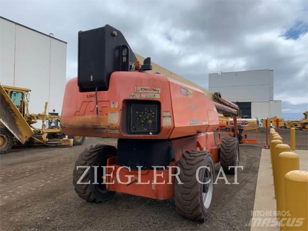 JLG 1350SJP 曲臂高空作業車