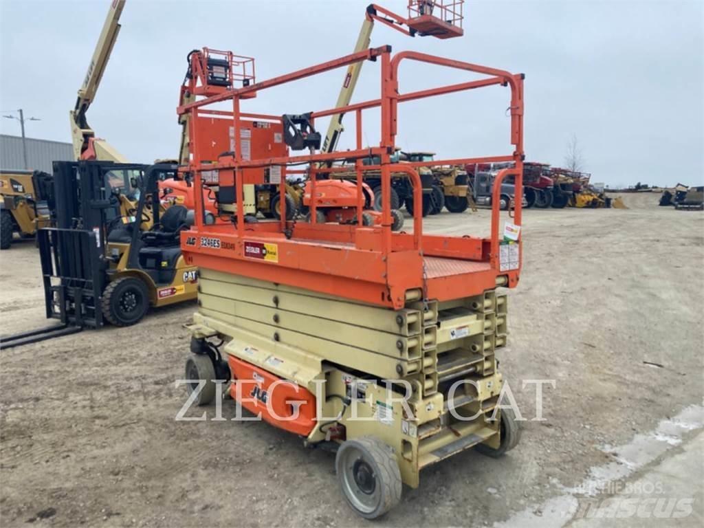 JLG 3246ES 剪式升降機