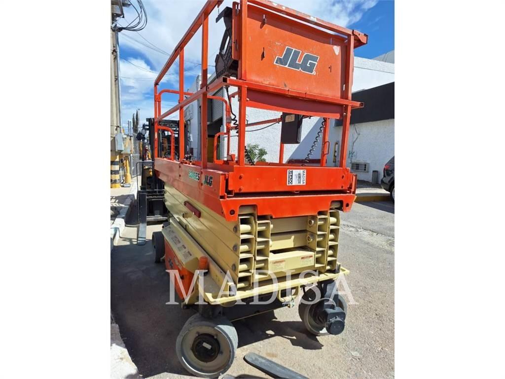 JLG 3246ES 剪式升降機