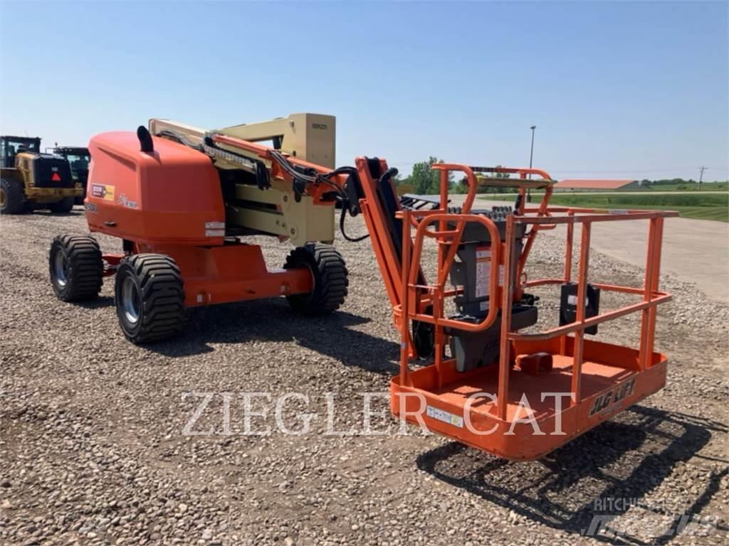 JLG 450AJ 曲臂高空作業車