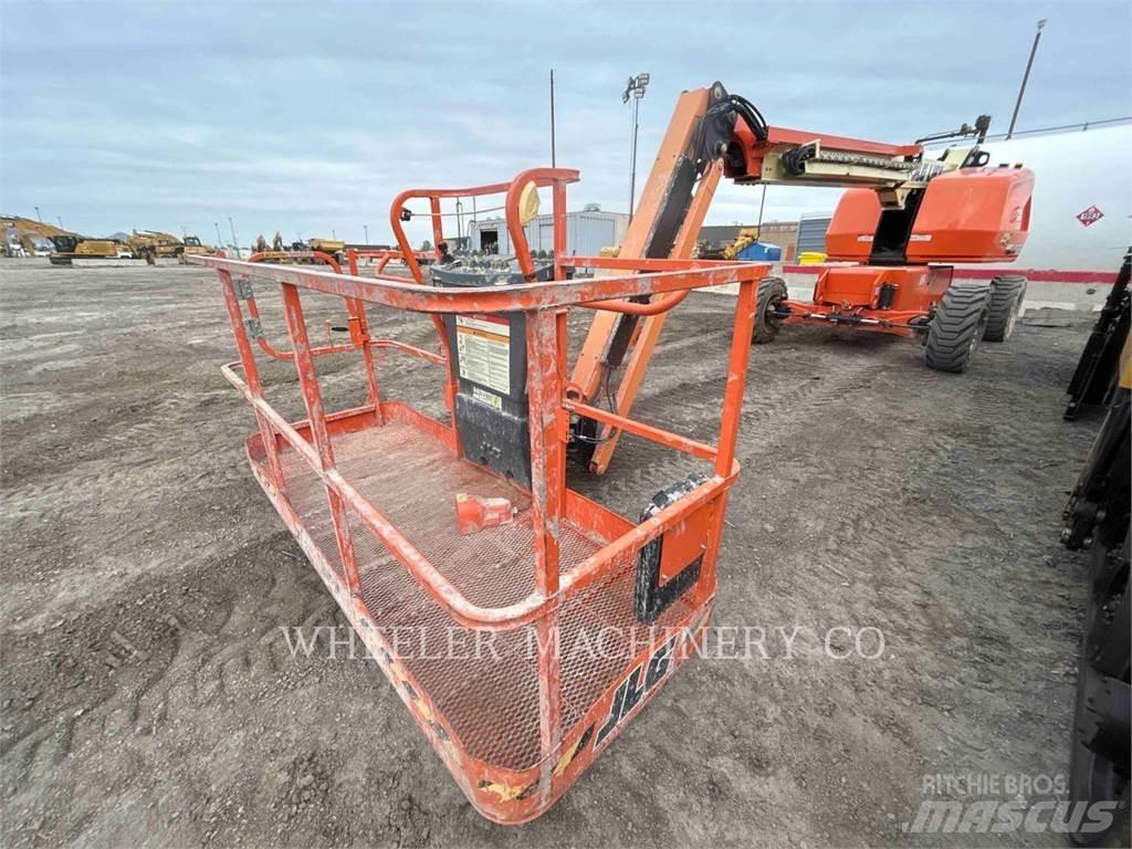 JLG 460SJ 曲臂高空作業車
