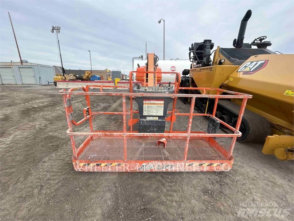 JLG 460SJ 曲臂高空作業車