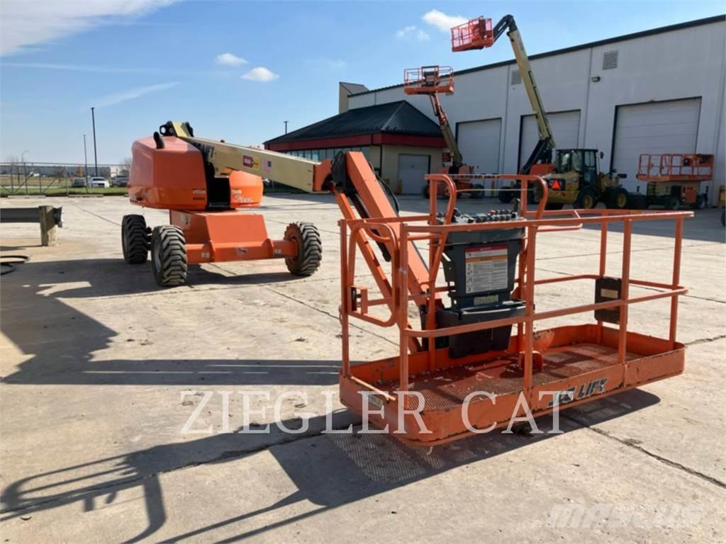 JLG 460SJ 曲臂高空作業車