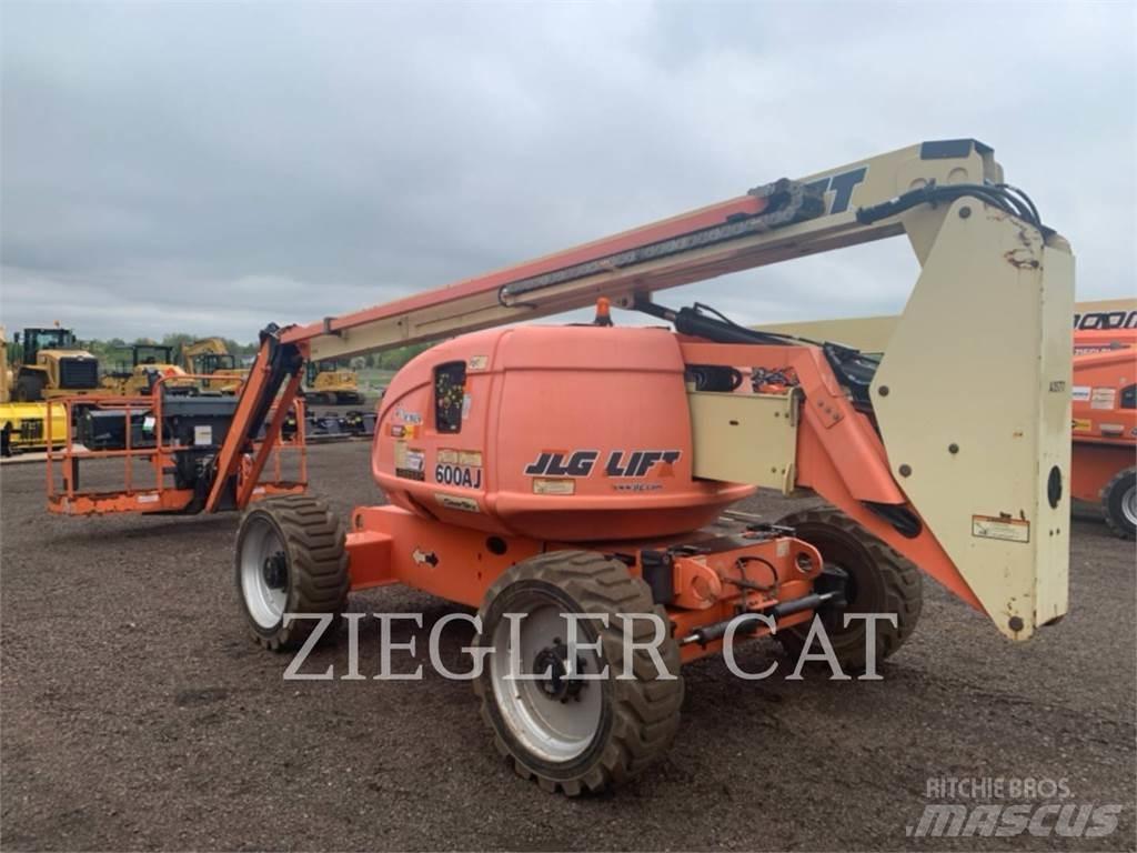 JLG 600AJ 曲臂高空作業車
