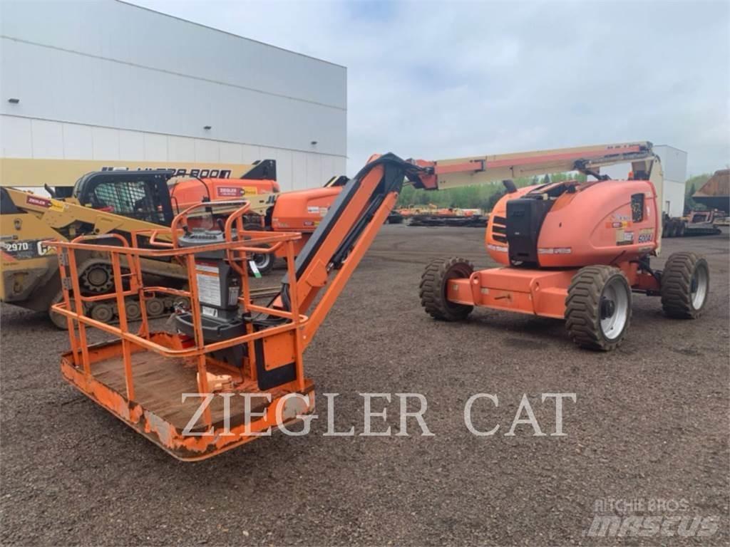 JLG 600AJ 曲臂高空作業車