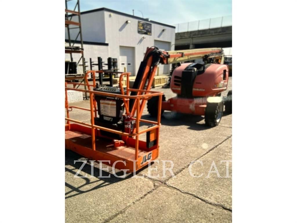 JLG 600AJ 曲臂高空作業車