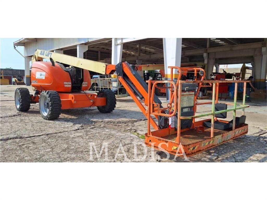 JLG 600AJ 曲臂高空作業車