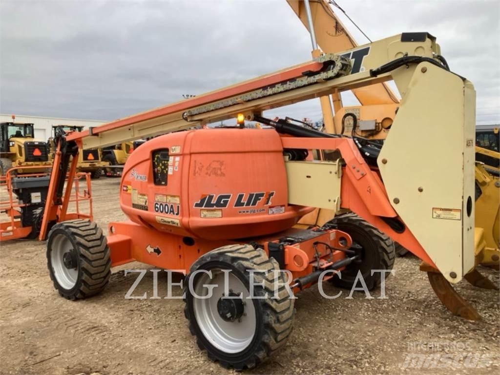 JLG 600AJ 曲臂高空作業車
