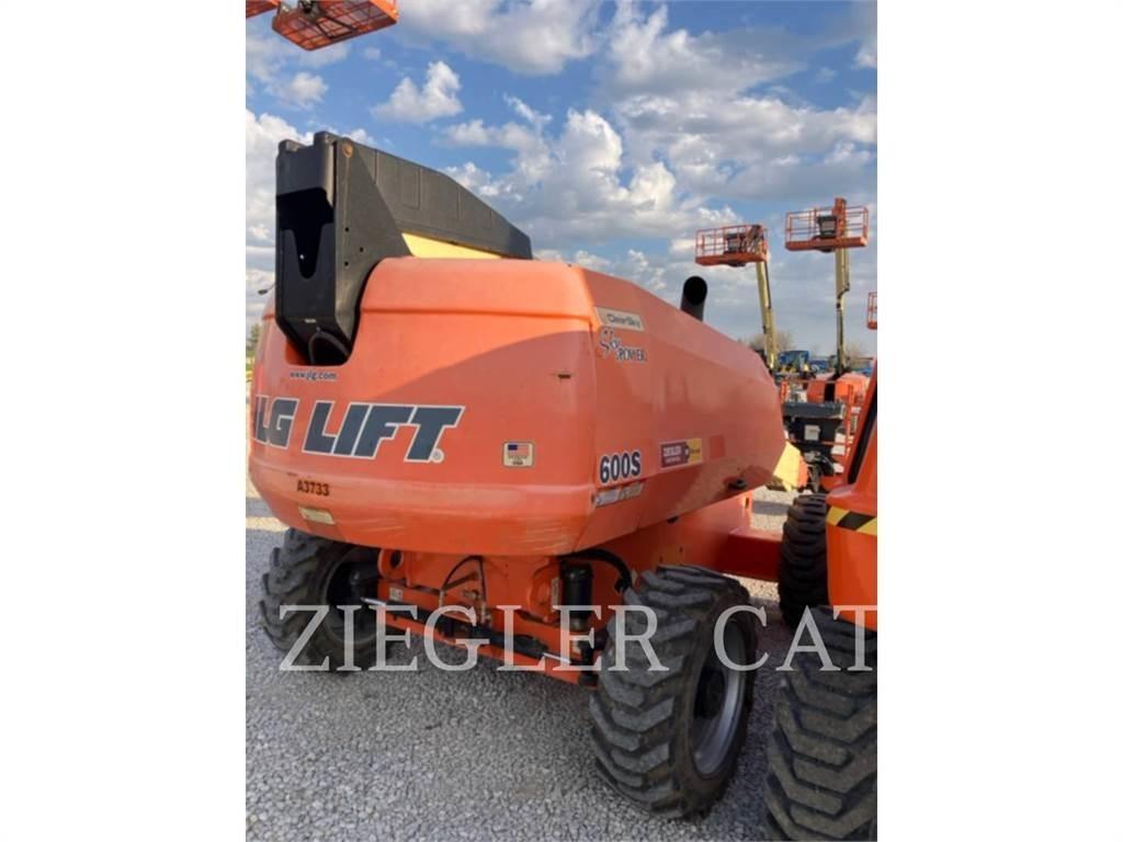 JLG 600S 曲臂高空作業車