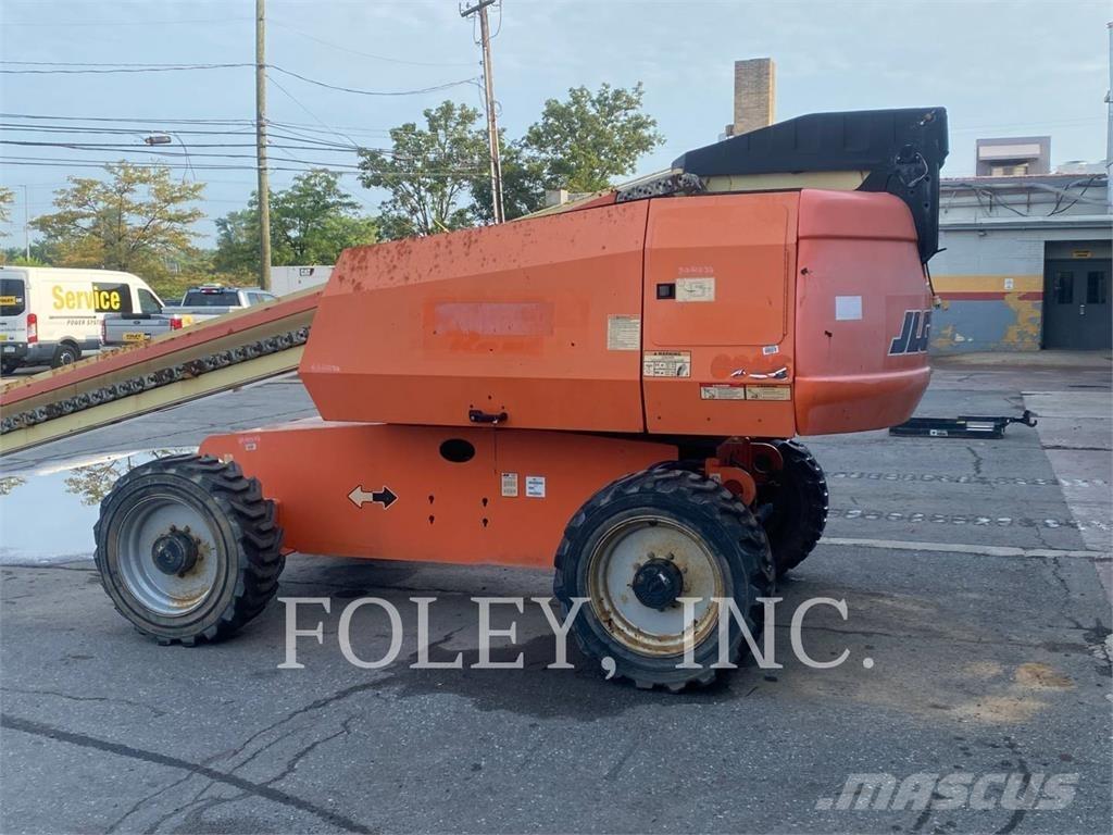 JLG 600S 曲臂高空作業車