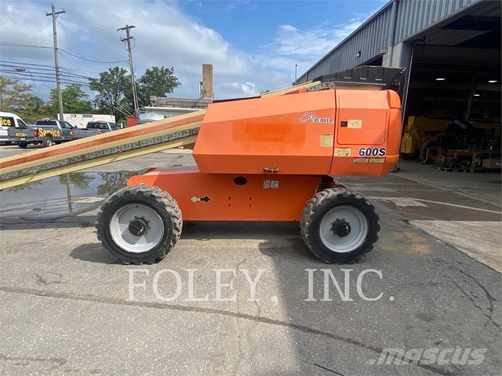 JLG 600S 曲臂高空作業車