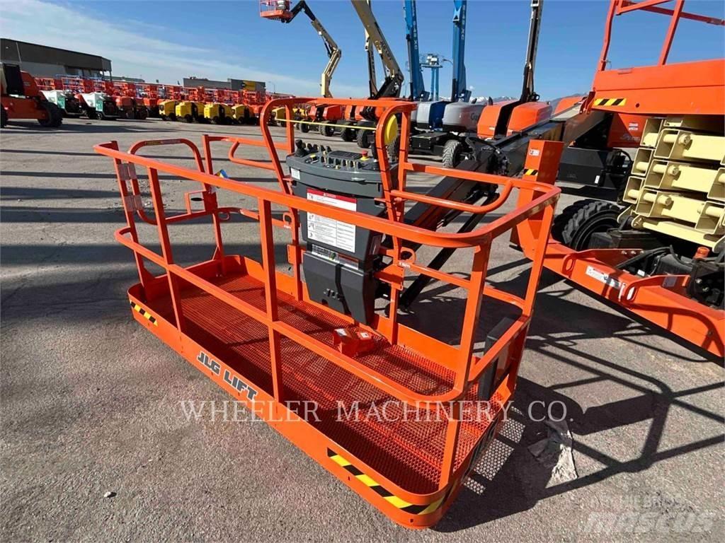JLG 660SJ 曲臂高空作業車